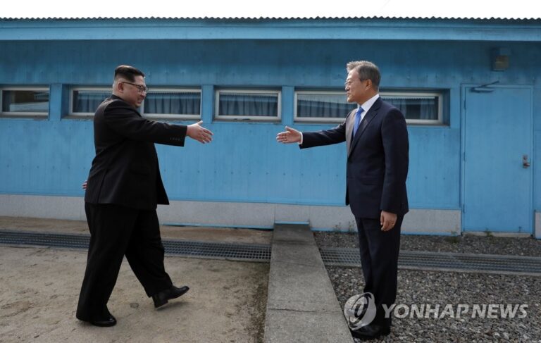[영상] 남북 모두 썰렁한 기념일. 문,바이든과 길 찾을 것..