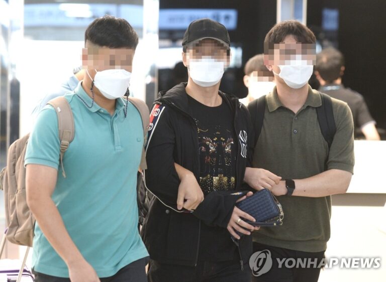 “공소시효 끝난 줄 알았다”…22년 전 살인 교사 방송 자백 “공소시효 끝난 줄 알았다”…22년 전 살인 교사 방송 자백