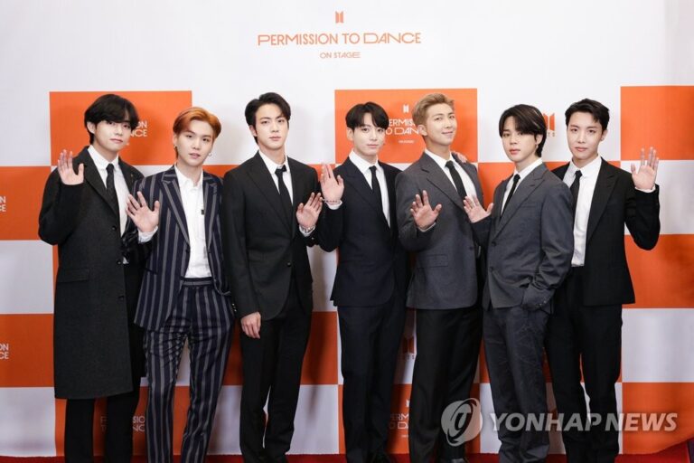 ‘오미크론’ 10일 자가격리, BTS도 예외없어 MAMA 불참 ‘오미크론’ 10일 자가격리, BTS도 예외없어 MAMA 불참