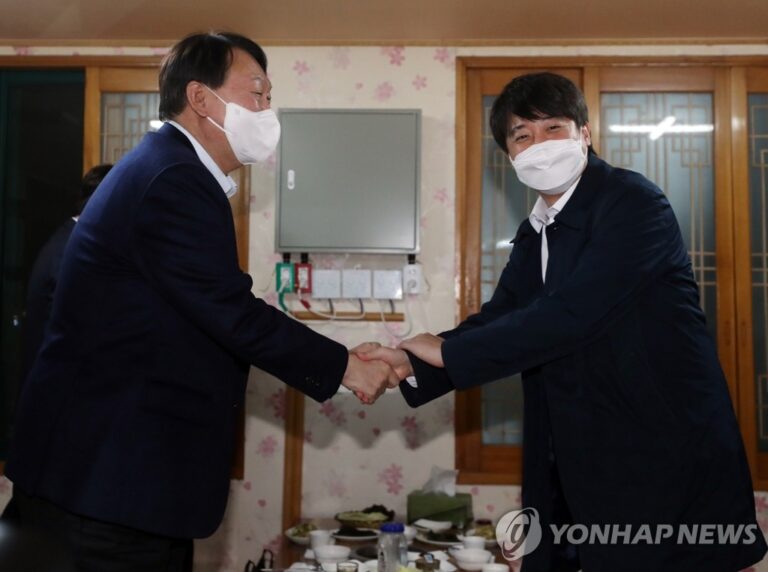 윤석열-이준석 내홍 극적 봉합…김종인도 선대위 전격 합류