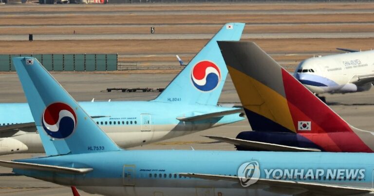 ‘마일리지 3조4천억원’…대한항공-아시아나, 사용처 확대해 줄인다 ‘마일리지 3조4천억원’…대한항공-아시아나, 사용처 확대해 줄인다