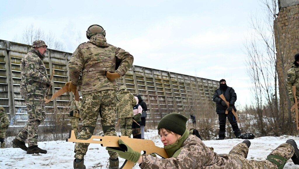 지난달 말 러시아 침공 대비 훈련하는 우크라이나 향토방위군 (AFP=연합뉴스