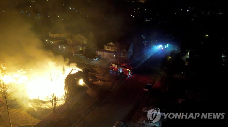 콜로라도 산불로 집 1천채 소실…바이든, 재난지역 선포(종합)