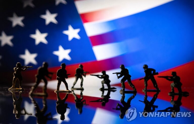 [우크라 침공] ‘신냉전 서막’…”러, 냉전 결말 다시 쓰려 해”