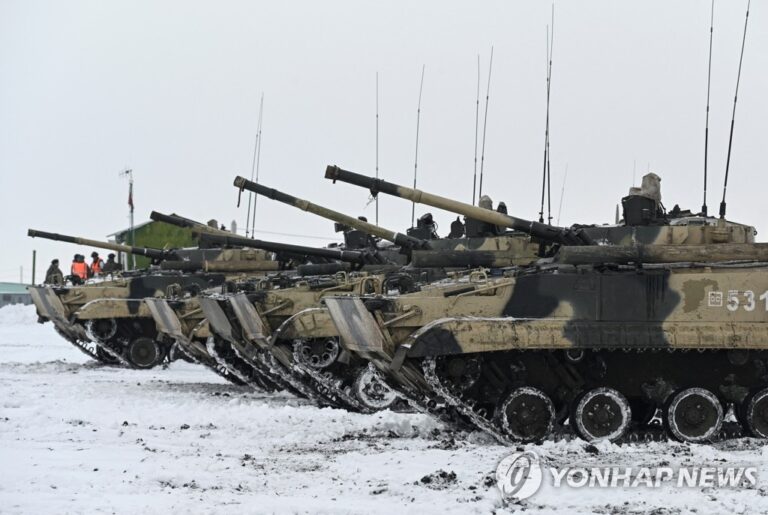 [우크라 긴장고조] ‘전쟁 터질까’…각국 주식 떨어지고 유가·밀값 급등