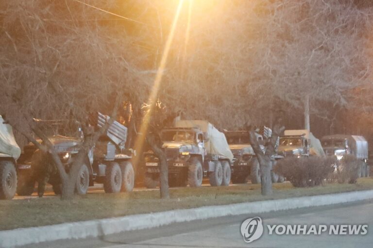 푸틴, 우크라 전격 침공…피난, 경제 영향 (종합) 푸틴, 우크라 전격 침공…피난, 경제 영향 (종합)