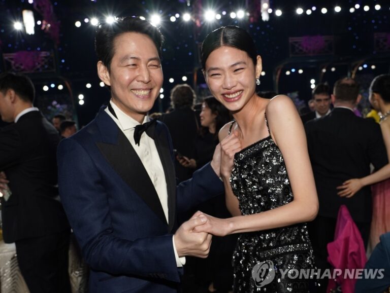 [영상]”오징어게임, 드디어 배우조합상 수상, 축하쇄도”