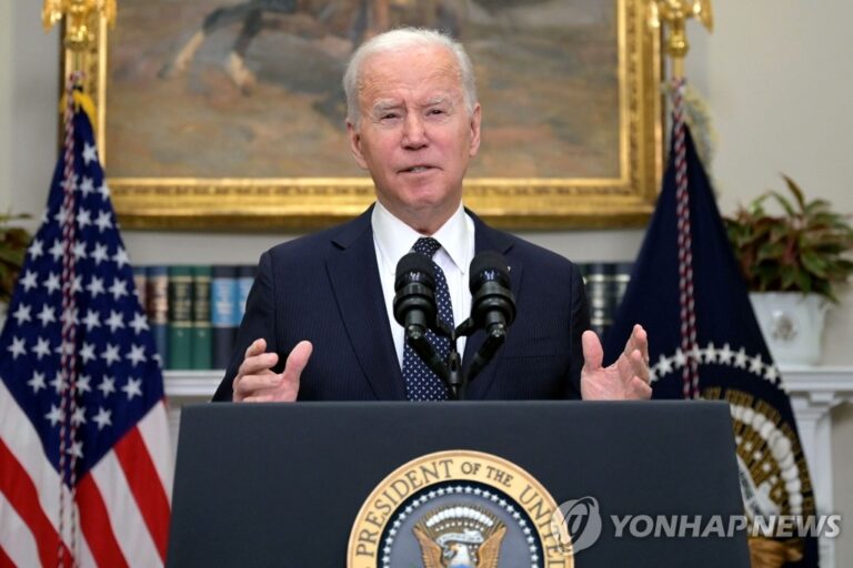 [우크라 침공] 美, 러시아 원유 수입 금지…”푸틴에 강력한 타격”