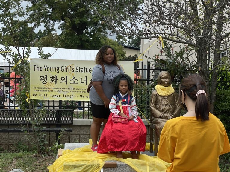 미국인이 제작비 기부한 한인회관 소녀상 의결에서 공청회까지 미국인이 제작비 기부한 한인회관 소녀상 의결에서 공청회까지