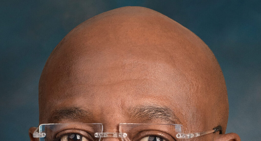 Raphael_Warnock_official_photo-scaled-1-e1644863054811