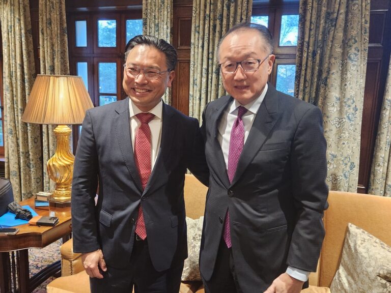 한미우호협회, 김용 전 세계은행 총재에 이민자 영웅상 수여 한미우호협회, 김용 전 세계은행 총재에 이민자 영웅상 수여