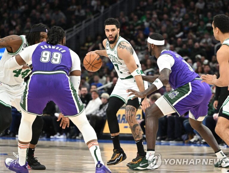 테이텀 40점 맹폭…NBA 보스턴, 동부 1·2위 대전서 밀워키 대파 테이텀 40점 맹폭…NBA 보스턴, 동부 1·2위 대전서 밀워키 대파