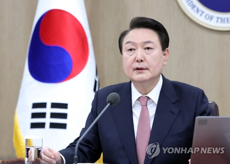 尹대통령 “100년전 일로 日 무릎 꿇으라는 것 받아들일 수 없어” 尹대통령 “100년전 일로 日 무릎 꿇으라는 것 받아들일 수 없어”