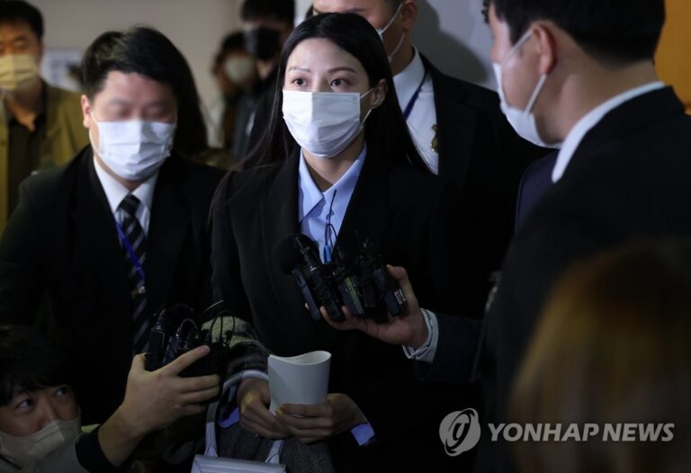 조민, 입학취소 판결에 “오늘 아버지 생신…더 마음 아프실 듯” 조민, 입학취소 판결에 “오늘 아버지 생신…더 마음 아프실 듯”