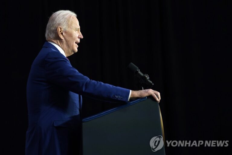 총격으로 물드는 미국, 바이든 “제발 뭐 좀 해라” 의회 촉구 총격으로 물드는 미국, 바이든 “제발 뭐 좀 해라” 의회 촉구