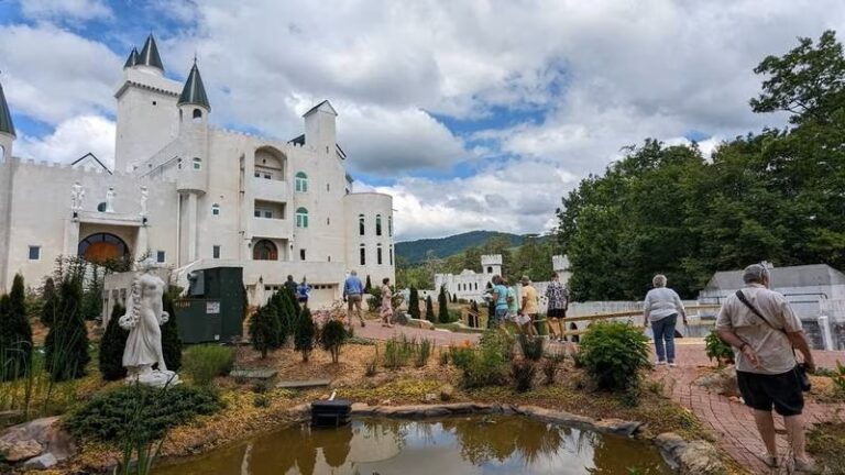 헬렌 조지아의 르네상스 풍 고성 “유후부르크”