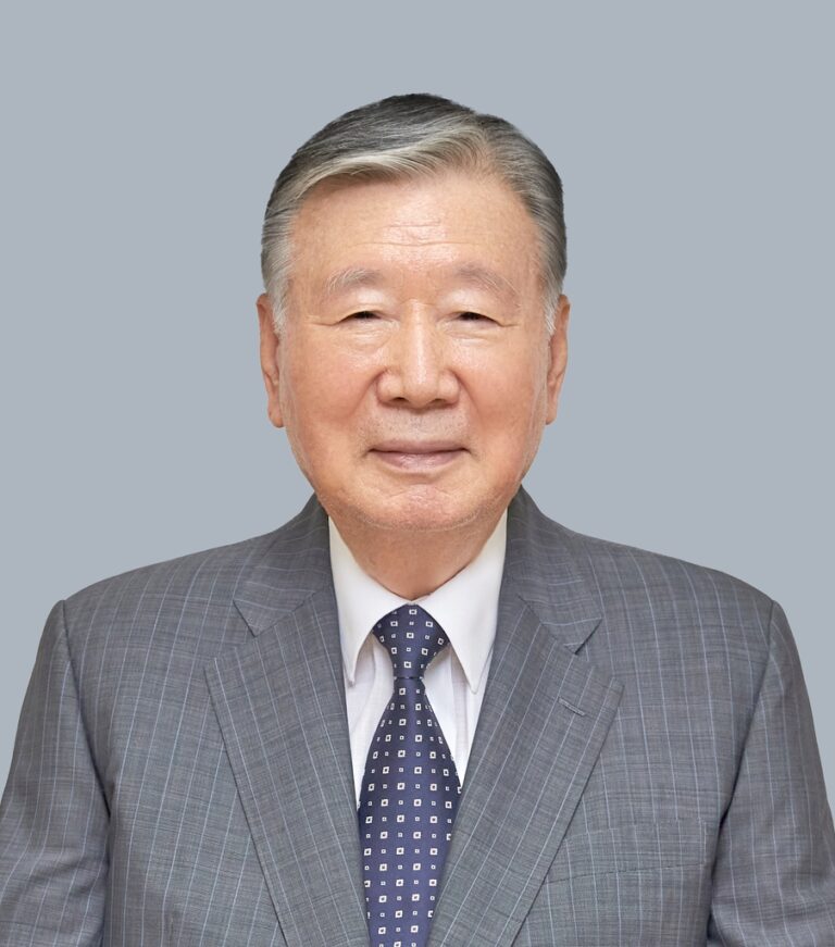 고향마을·동창 수백명에 최대 1억원씩 나눠준 이중근 부영회장 고향마을·동창 수백명에 최대 1억원씩 나눠준 이중근 부영회장