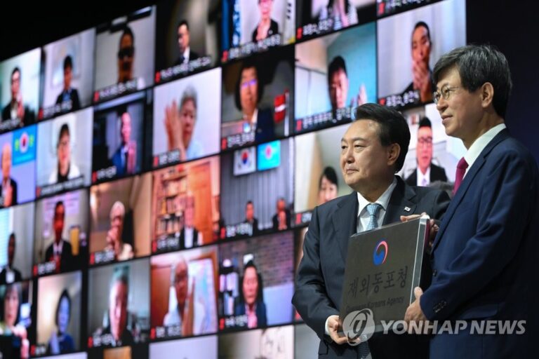 이기철 초대 동포청장 “문턱 낮은 재외동포청”