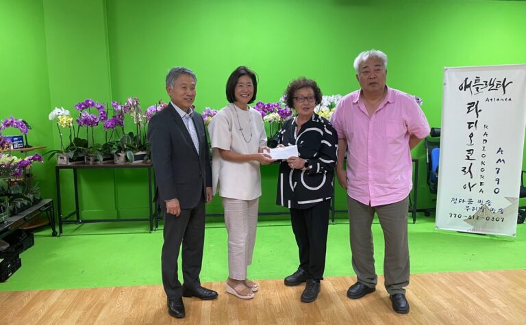 [포토] 코너스톤 보험 호접란 100촉 구매