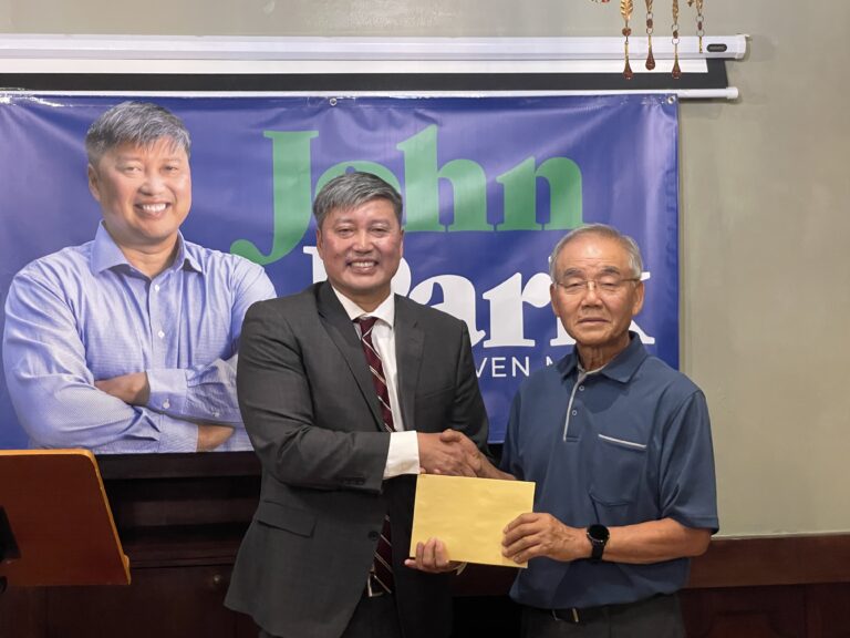 “시장 잔 박” 후원의 밤 열기 후끈 “시장 잔 박” 후원의 밤 열기 후끈