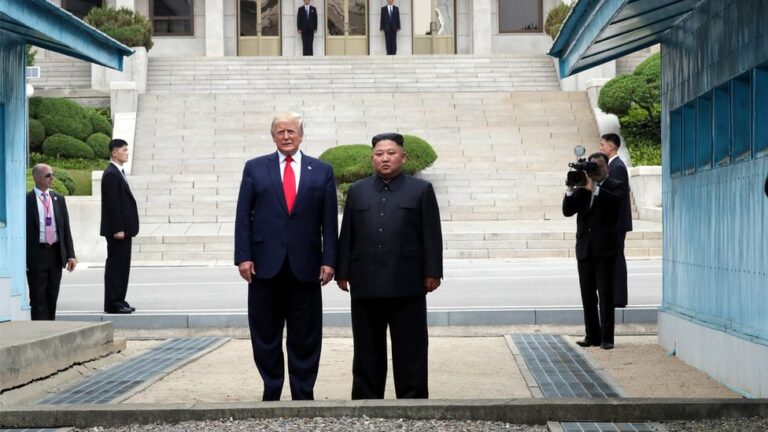 트럼프, 이제는 북한으로? 트럼프, 이제는 북한으로?