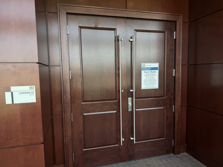 [1보] 법원, 광복절 기념식 긴급명령 유지, ”박은석 회장 행사 예정대로 진행하라“